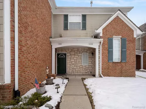 2260 Monarch Dr, Shelby Township, MI 48316