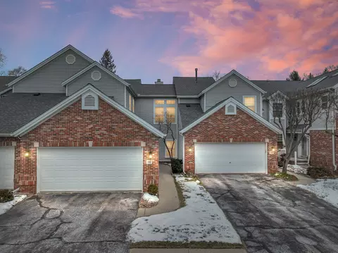 1111 Fairways Blvd, Troy, MI 48085