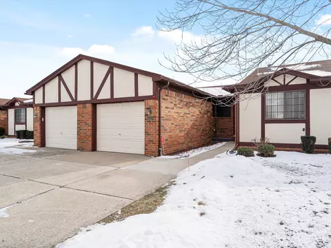 5320 Gina Dr, Warren, MI 48091
