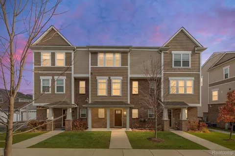 2500 Normandy Rd #49, Royal Oak, MI 48073