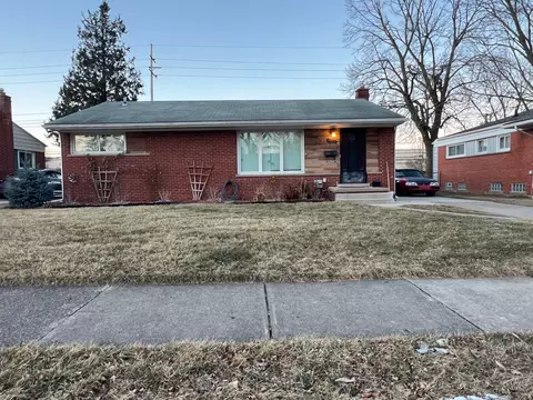 1365 Key West Dr, Troy, MI 48083