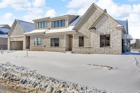 605 Cornerstone Dr #52, Oxford, MI 48371