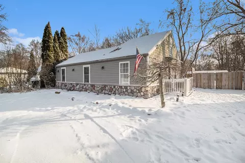 28555 Pickford St, Livonia, MI 48152