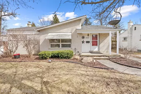 23114 Farmington Rd, Farmington, MI 48336