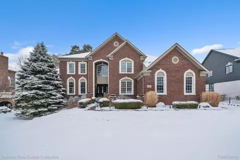 6489 Adams Dr, Washington, MI 48094