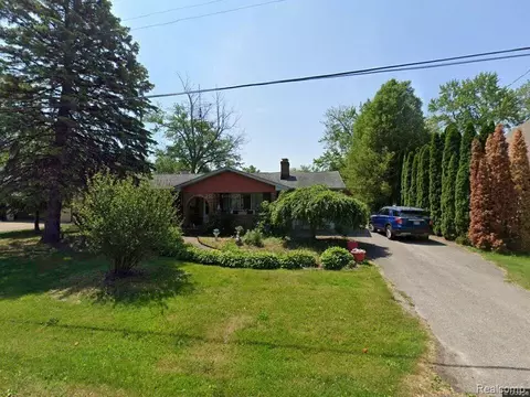 1991 Creston Dr, Erie, MI 48133