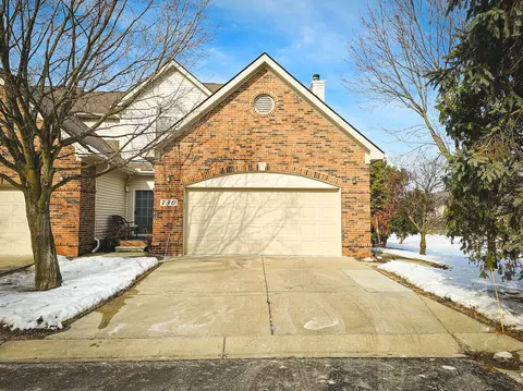 730 W River Dr, Commerce, MI 48382