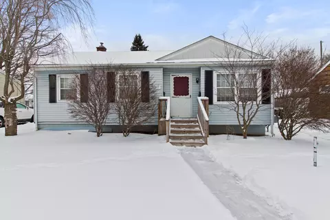 822 Southwood Dr, Fenton, MI 48430