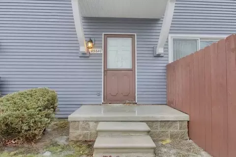 23640 N Rockledge, Novi, MI 48375