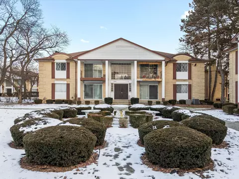 29224 Gloede Dr #155, Warren, MI 48088