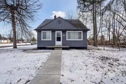 9407 Wayne Rd, Romulus, MI 48174