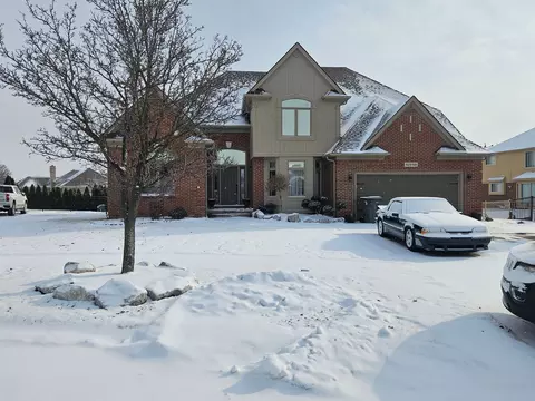 42040 Dorchester Crt Ct, Clinton Township, MI 48038