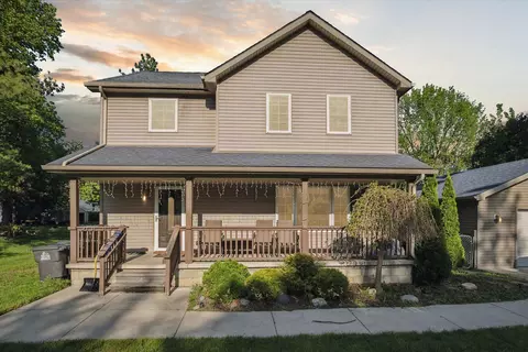 9785 Glenis St, Taylor, MI 48180