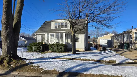 2001 Guthrie Ave, Royal Oak, MI 48067