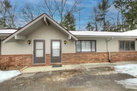 23350 N Dixboro Rd, Lyon, MI 48178