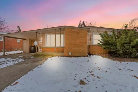 15221 Leslie St, Oak Park, MI 48237