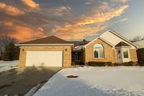 774 Snowbird Cir E, St. Clair, MI 48079