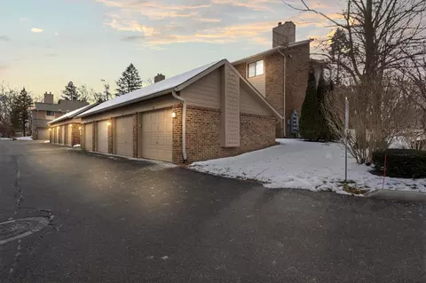 11863 Sycamore Dr, Plymouth, MI 48170