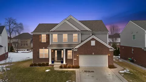 16099 Adelaide Dr, Macomb, MI 48044
