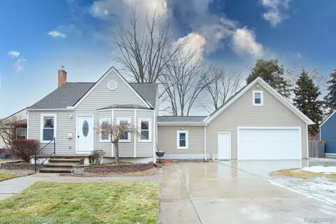 23619 E Scott Blvd, Clinton Township, MI 48036