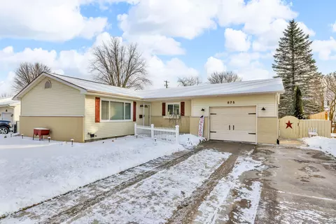 875 Virginia Ave, Marysville, MI 48040