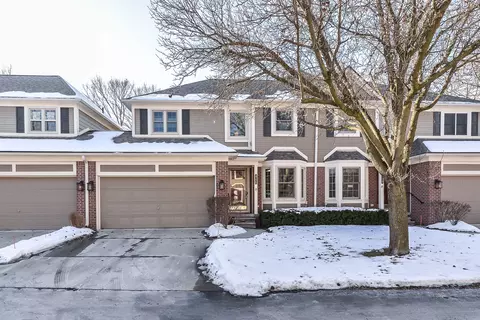 416 Mountainview Dr #11, Northville, MI 48167