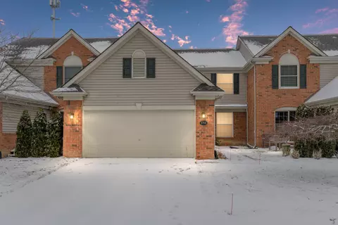 3706 Knightbridge Cir, Sterling Heights, MI 48314