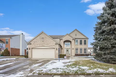 18039 Crystal River Dr, Macomb, MI 48042