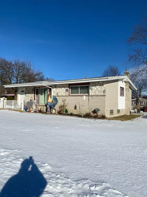 494 Thors St, Pontiac, MI 48342