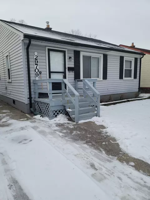 29709 Balmoral St, Garden City, MI 48135