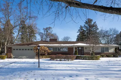 565 Westbourne Dr, Bloomfield Hills, MI 48301