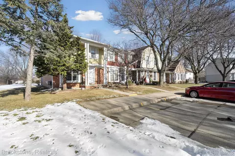 36331 Park Place Dr, Sterling Heights, MI 48310