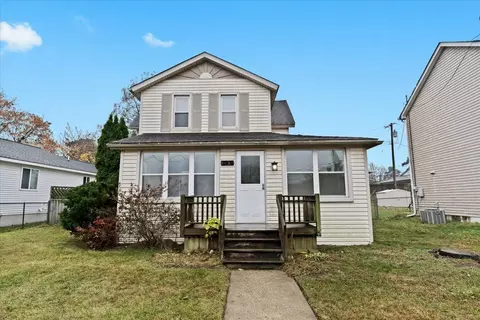 2931 Beland Ave, Keego Harbor, MI 48320