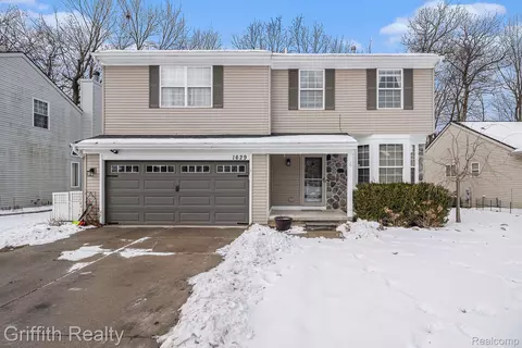 1629 Dartmoor Dr, Howell, MI 48843