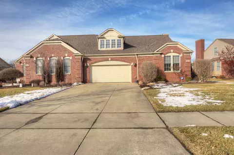 49074 Rainbow Ln N, Northville, MI 48168