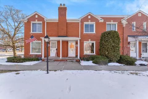 689 Saint Clair St, Grosse Pointe, MI 48230