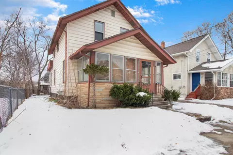 35 Portage St, Pontiac, MI 48341