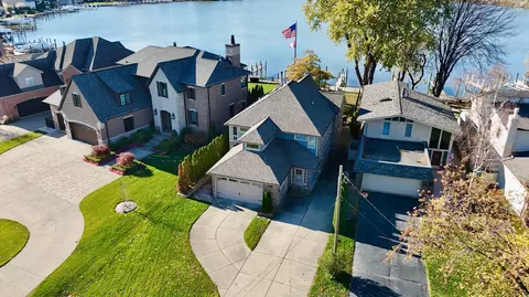 38653 Lakeshore Dr, Harrison, MI 48045