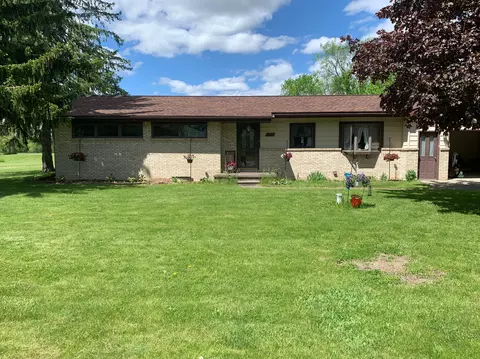 2408 Pero Lake Rd, Oregon, MI 48446