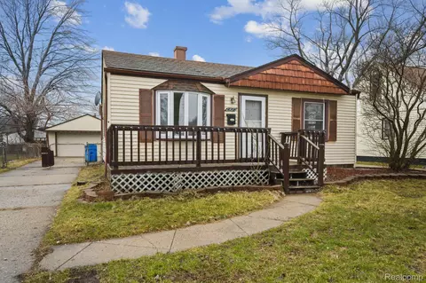 23077 Willard Ave, Warren, MI 48089