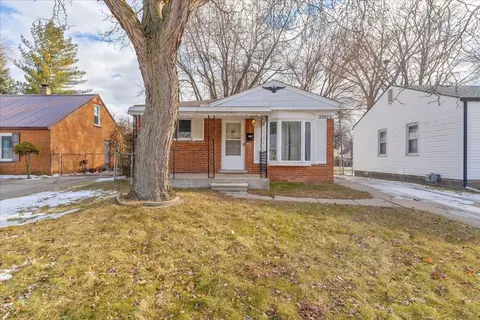 27072 Palmer Blvd, Madison Heights, MI 48071