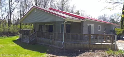 7090 Linden Rd, Tyrone, MI 48430