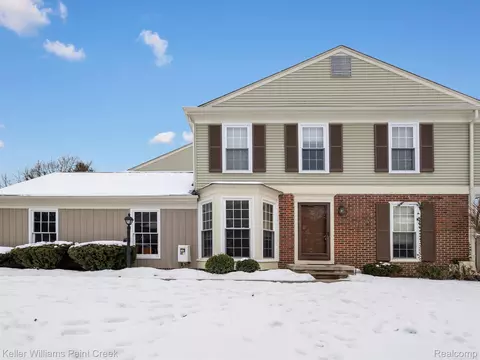 1189 Pine Rdg, Rochester Hills, MI 48306