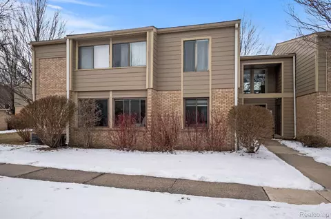 16256 Mayfair Dr #102, Southfield, MI 48075