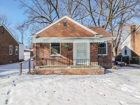 18295 Gilchrist St, Detroit, MI 48235