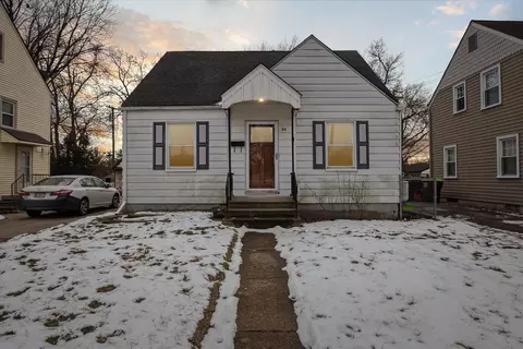 56 E Wabash Ave, Belleville, MI 48111