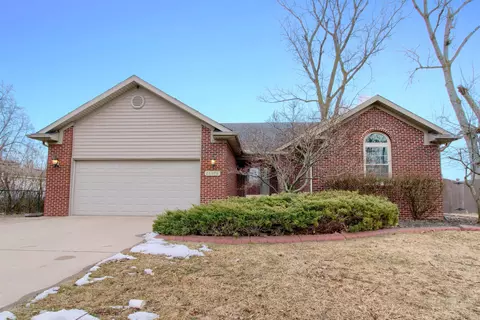 26973 Reaume St, Woodhaven, MI 48183