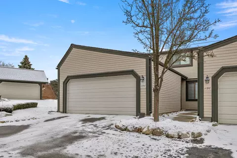 1194 Concord Crt Ct, Northville, MI 48167