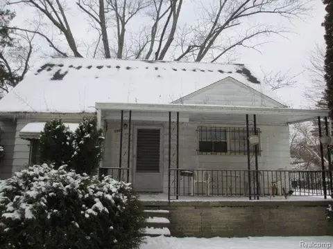 5909 Edwards Ave, Flint, MI 48505