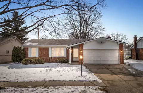 38785 Lyndon St, Livonia, MI 48154